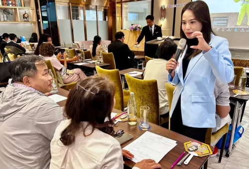 อาจารย์ฝน เภสัชกร_ผู้ประกอบการเวชสำอางค์_อาจารย์ฝนวิทยากรสอนการตลาด_martech